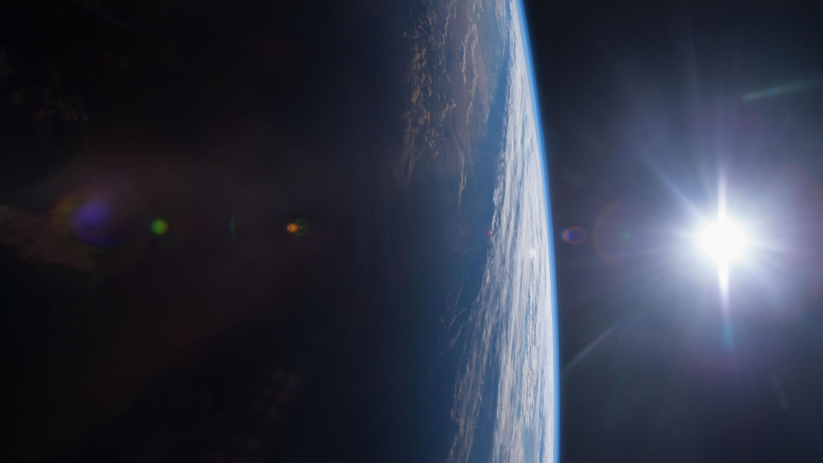 Iss042e034066 flipped